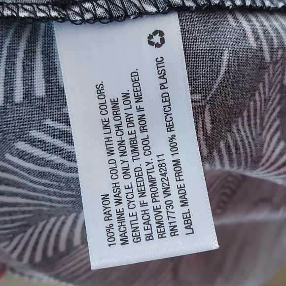 Large Merona Maxi Dress- Black with White Leaf Design - Picture 5 of 5